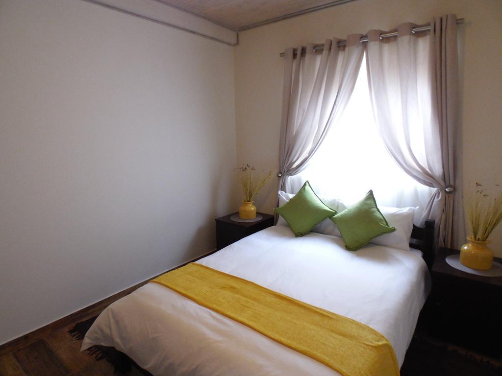 Urban Glamping Tranquil International Backpacking Village Saint Lucia Estuary Buitenkant foto